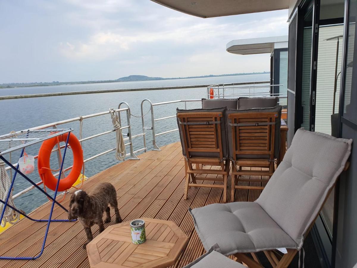 Hausboote Marina Braunsbedra Villa Buitenkant foto