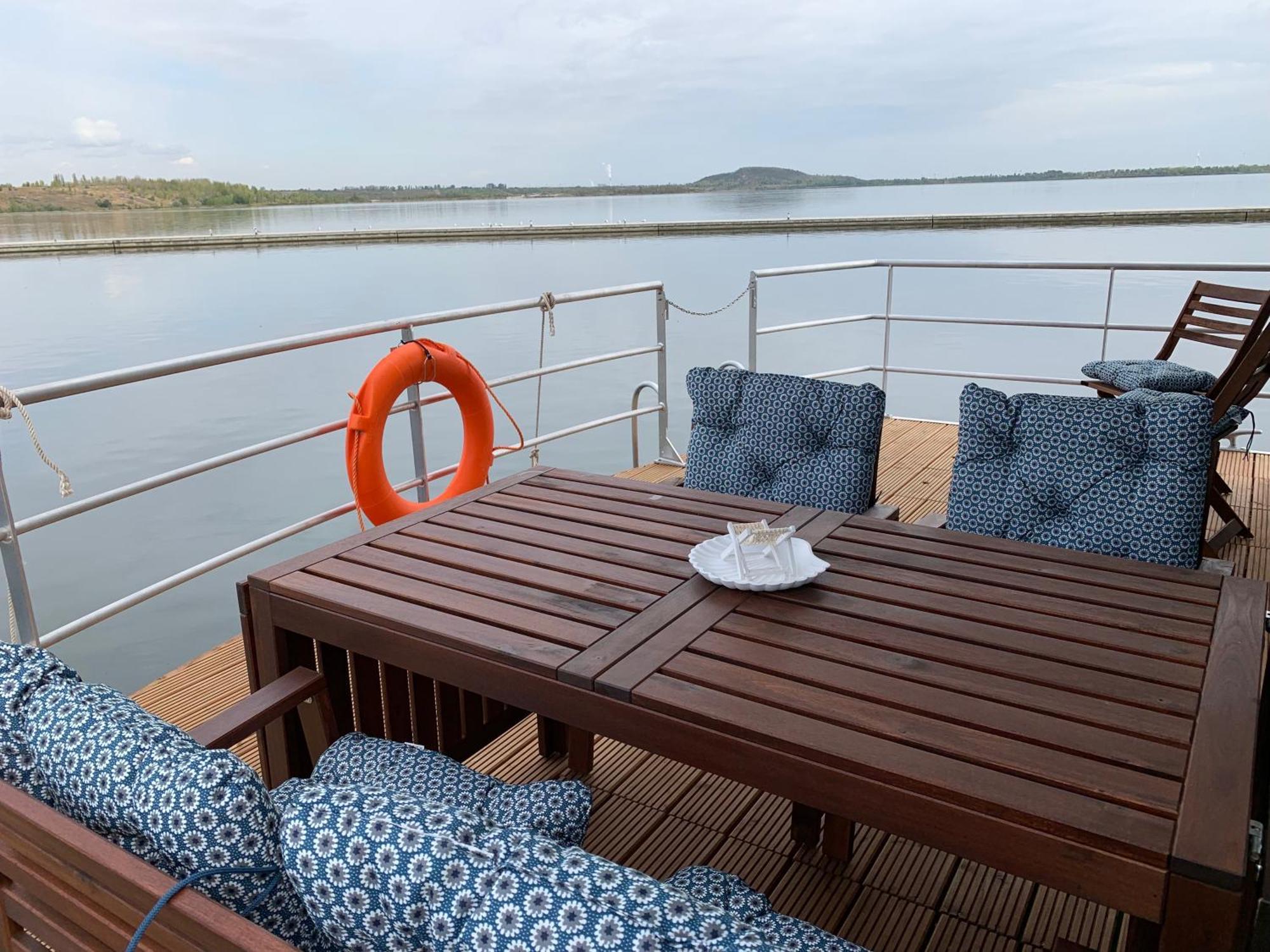 Hausboote Marina Braunsbedra Villa Buitenkant foto